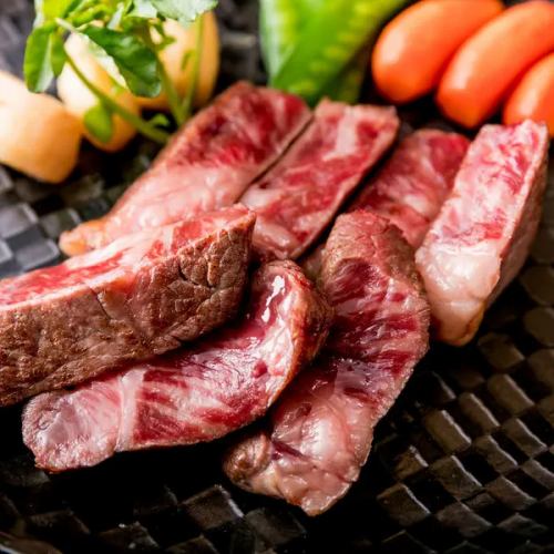 自慢のお肉が食べ放題!