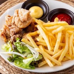 鶏の唐揚げ＆ポテトフライ
