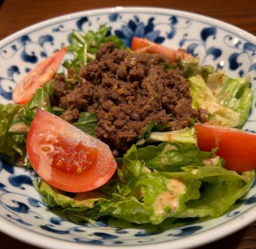 Minced beef tongue salad