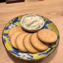 Zao Fluffy Snow Cheese (with biscuits)