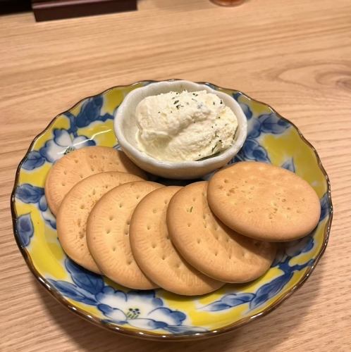 Zao Fluffy Snow Cheese (with biscuits)