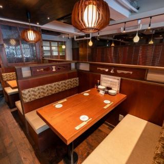 The booth seats offer a sense of privacy and encourage lively conversation, making them ideal for drinking with colleagues after work.You can have a good time in a relaxed atmosphere.This is a space where you can enjoy a meal and conversation to your heart's content.Please feel free to use our restaurant for gatherings with friends or for special occasions with loved ones.