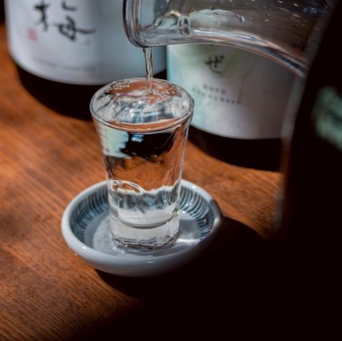 Enjoy the pleasure of food connected by sake