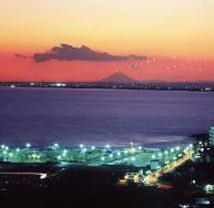 Evening scenery of Kujukuri resort overlooking Fuji