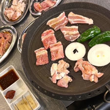 《韓国焼肉プラン》 国産牛カルビやサガリ・豚トロなどたっぷり楽しめる♪全9品 ⇒ 5500円