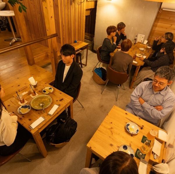 【少人数での貸切利用可能です！】春日駅から車で5分の好立地♪8名様～最大12名様まで貸切利用が可能です！ご家族でのお食事やちょっとしたパーティーなどの少人数でのご利用に最適な店内です！オシャレで明るい店内はゆったりお使いいただけます♪貸切は人数予算など要相談となりますので、ぜひお問合せ下さい◎