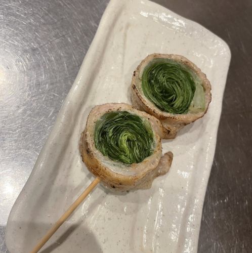Lettuce and pork rolls