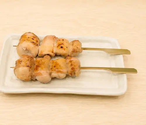Chicken thigh skewers (2 pieces)