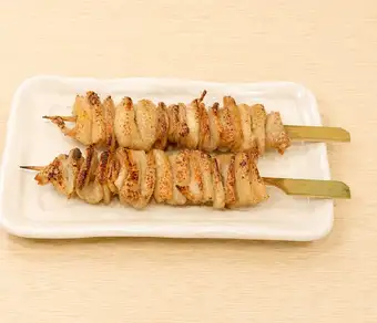 Chicken skin skewers (2 skewers)