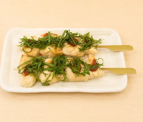 Chicken breast skewers with pickled plum and shiso leaf (2 skewers)
