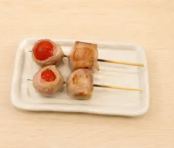 Tomato and pork rolls (2 pieces)