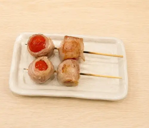 Tomato and pork rolls (2 pieces)