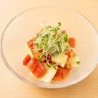 Tomato and Mozzarella Salad