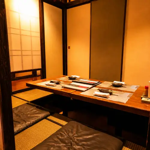 Relaxing in a private room~~