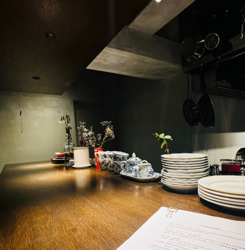 吧台座位，情侣可以保持一定的距离