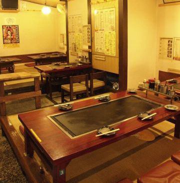 "A 2-minute walk from Kamimaezu Station" Our shop is a 2-minute walk from Exit 8 of Kamimaezu Station.Enjoy delicious okonomiyaki and teppanyaki in a store with a retro Showa atmosphere!