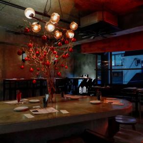 おしゃれなローカウンターのお席☆ドライフラワーとキャンドルで雰囲気抜群です(天王寺/イタリアン/ダイニングバー/おしゃれ/阿倍野/ランチ/アサイーボウル/パスタ/ワイン/記念日/誕生日)