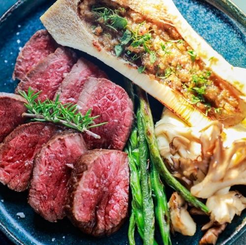 骨髄ごと焼き上げた特選赤身肉ステーキ