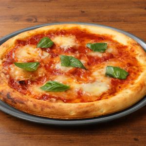 フレッシュバジルとモッツァレラチーズのマルゲリータ