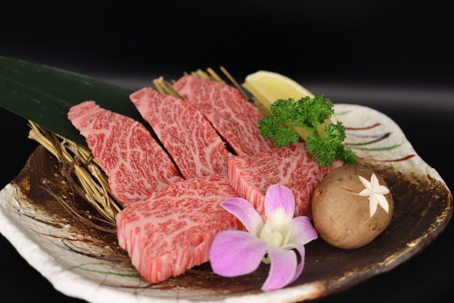美味しい料理とともに素敵なひとときをお過ごしください
