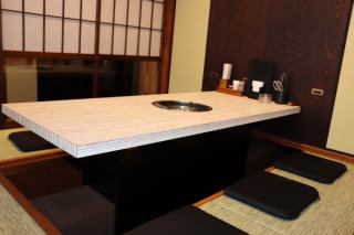 個室ございます。全席個室になります。人数によってタイプが変わりますので予めご了承ください。