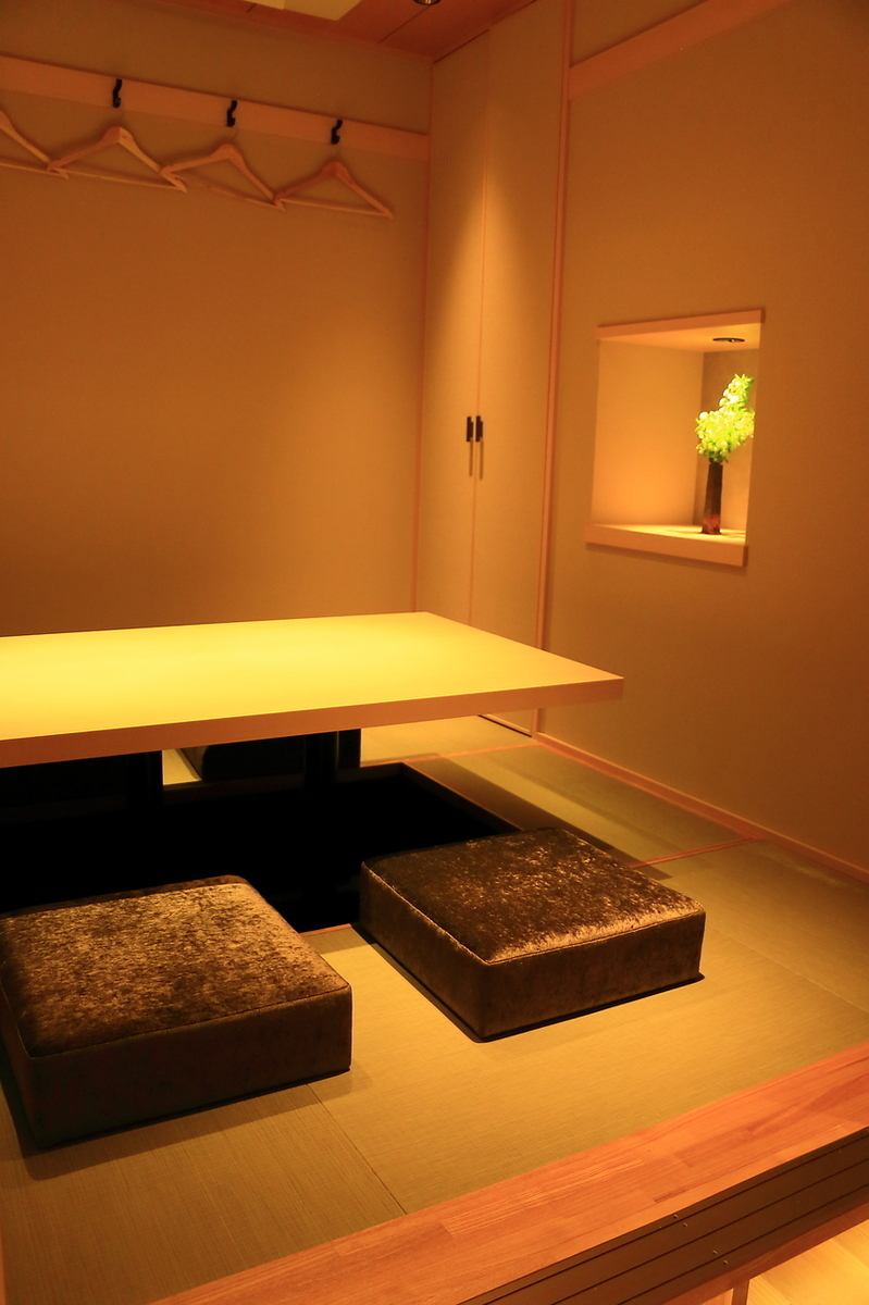 在优雅舒适的私人包间内,享用由主厨精心挑选的各种时令食材。