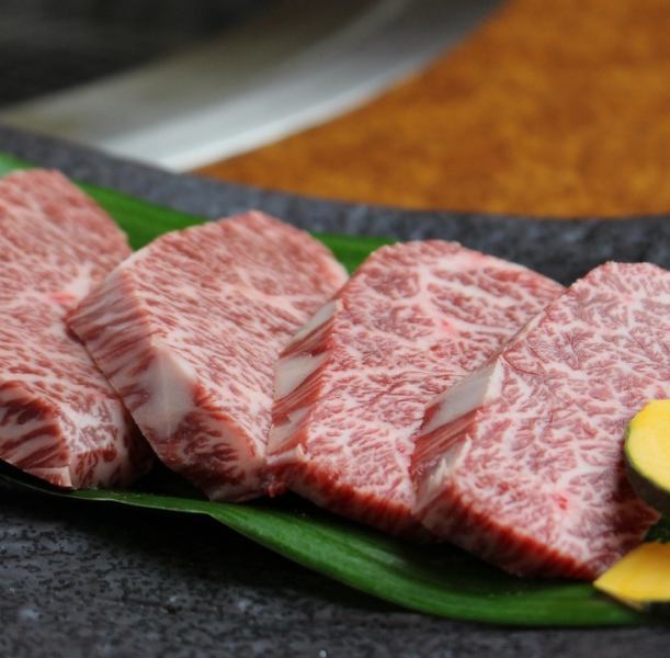 [A4 / A5 rank Japanese beef! Omi beef is also available!]