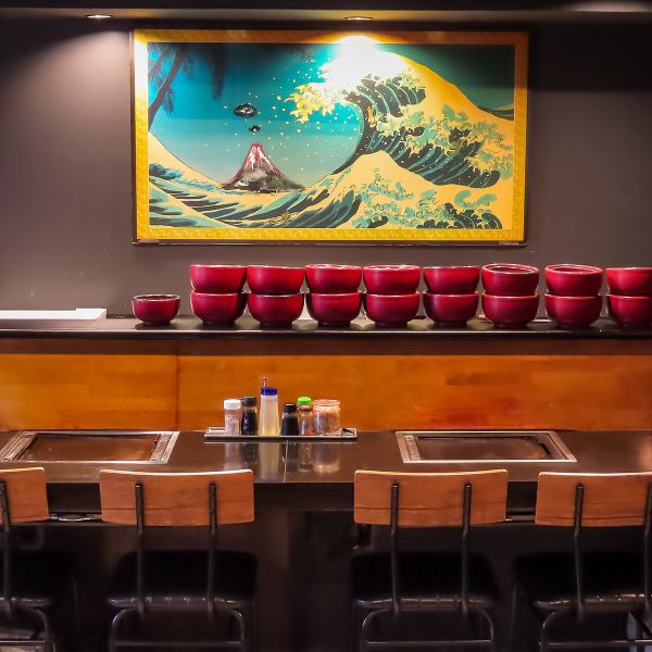 お店こだわりの落ち着ける雰囲気の店内で仲間と大事な時間を共有いたします♪