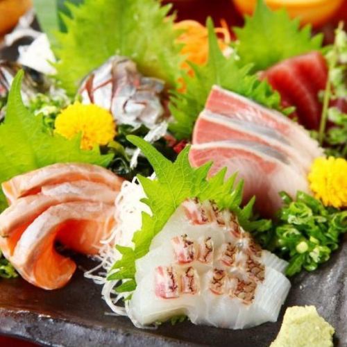 Assorted sashimi (7 items)