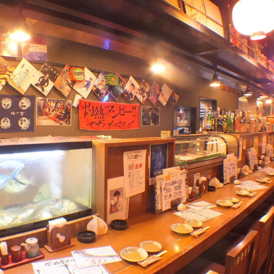A well-known restaurant where you can enjoy local chicken dishes and seafood from fish tanks
