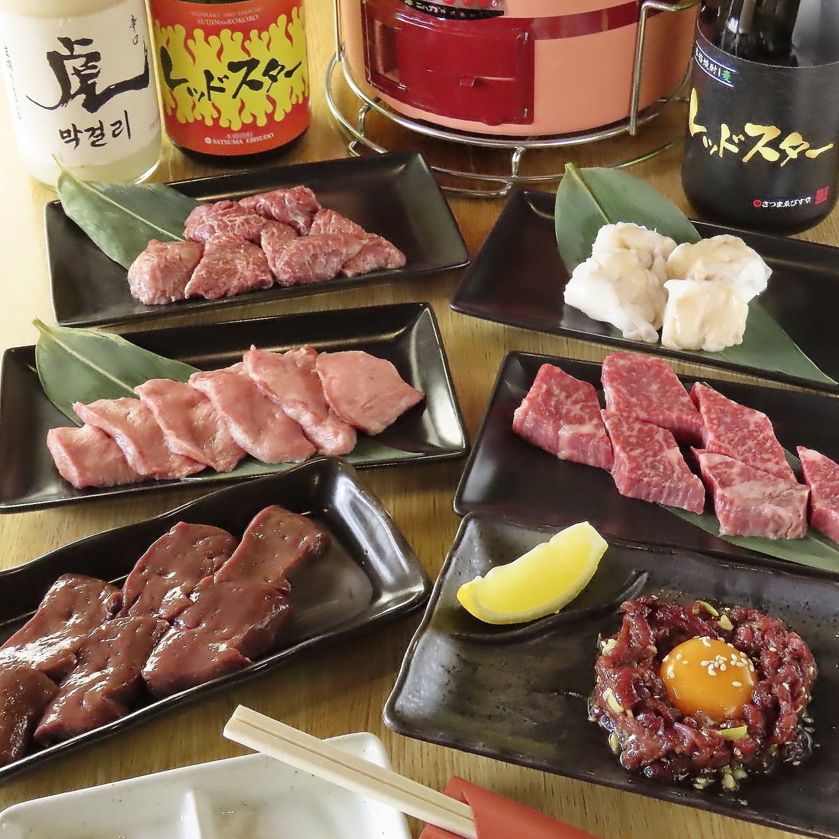 鶴島的人氣烤肉店！新鮮、低臭的內臟和嚴選的日本牛肉搭配馬格利酒♪