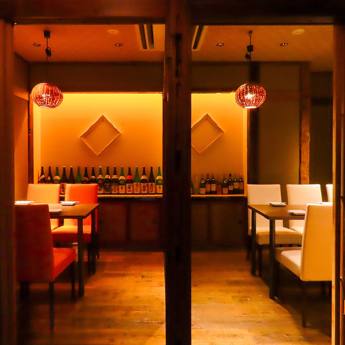 “Hikari”是一家全包房的創意餐廳，距離德島站步行7分鐘。使用大量時令食材的創意料理