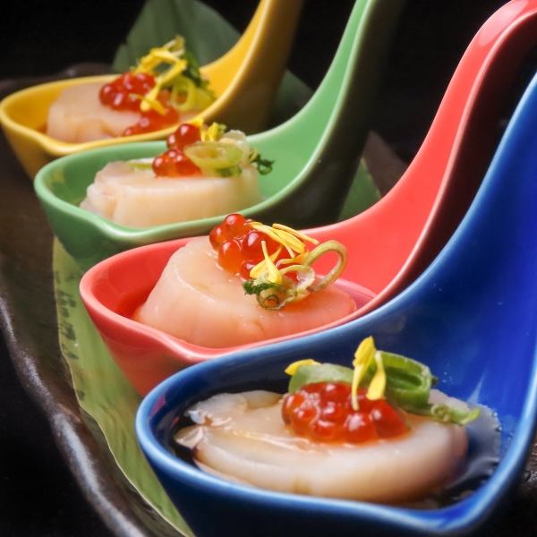 Large steamed scallops and Hokkaido salmon roe with colorful ponzu sauce