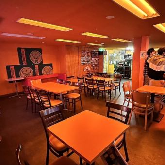 グループの大人数来店にも対応可能！朝まで営業しているので飲んで、食べて、遊ぶがここで出来ちゃいます♪