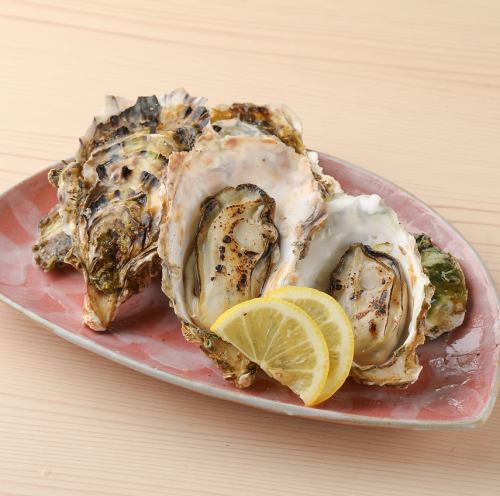 Grilled oysters from Murotsu, Hyogo Prefecture