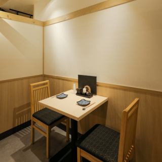 [Private sofa seats] We have sofa seats that are perfect for various parties! We can accommodate a wide range of occasions such as banquets and girls' nights out.Please feel free to request for large parties.[Umeda All-you-can-drink banquet seafood meat]