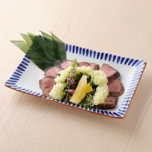 Thick-sliced grilled beef tongue ~Green onion salt sauce~