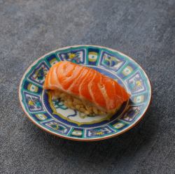 海老、イカ、つぶ貝、サーモン、白身