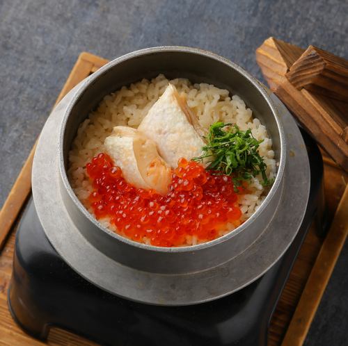 Salmon belly and salmon roe rice pot