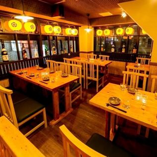 2F - A 【Open Table / Counter Seating】 Recommended Usage ⇒ Recommended coupons are also available for charter, buddies, birthdays, girls' societies etc. Recommended coupons are also available, so it is recommended for small and medium sized banquets.