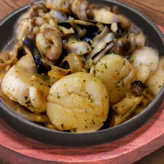 蘑菇和扇贝黄油酱油铁板烧