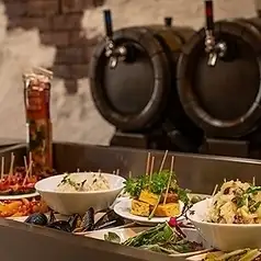 There are always 10 kinds of Venetian small plates called "cicchetti" available.