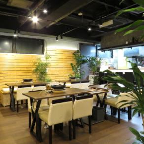 Table seating for 4 people.Table seats that can be used for a variety of occasions ◎ Banquets, family meals, girls' night out, dates are also left to you ♪ We also have a course menu with all-you-can-drink for 120 minutes ♪