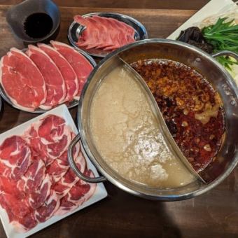 Lamb shabu set (two-color hot pot broth) 4,000 yen per person (tax included)