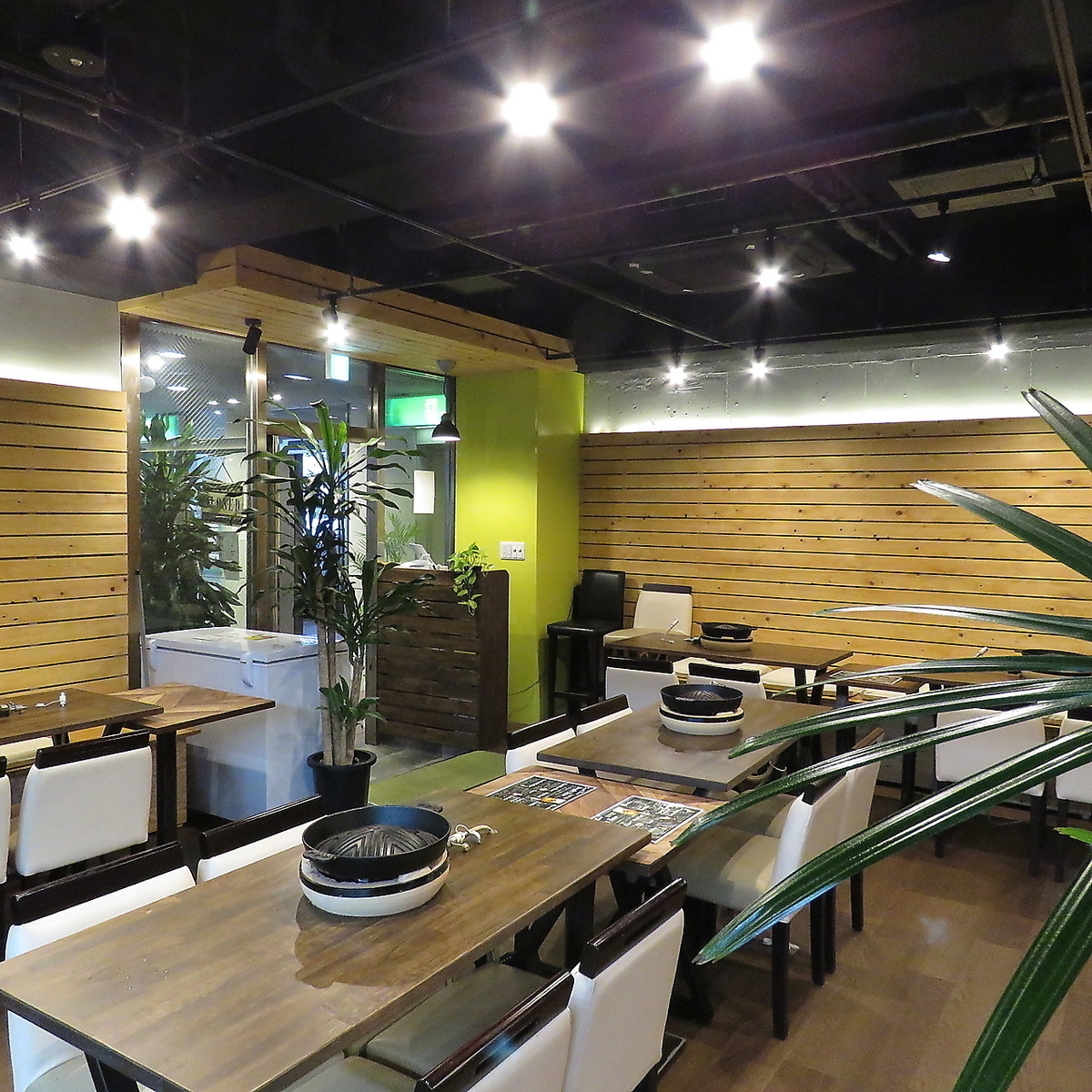 Enjoy healthy Genghis Khan (grilled lamb) in a stylish, cafe-like setting.