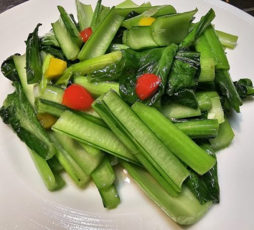 Stir-fried seasonal green vegetables