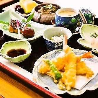 【怀石料理】7～8道菜，包括特色菜和特色菜，5,500日元（含税）