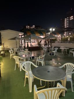 In the summer, enjoy a beer garden on the rooftop of the main building! Open Fridays, Saturdays, and Sundays from 4pm to 9pm ♪ *If you would like to visit the beer garden, please make a reservation by phone.