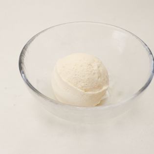 Vanilla/Matcha Ice Cream