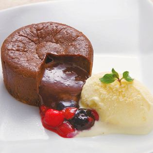 Chocolate fondant and vanilla ice cream